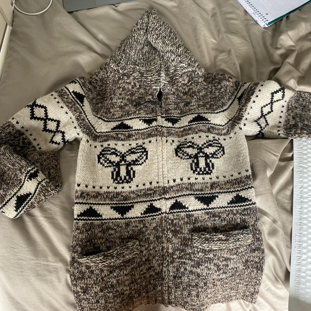 a knitted tna sweater size medium
